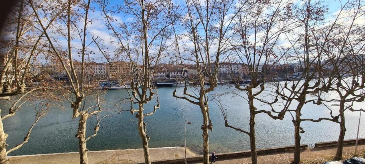 Porte Du Vieux Lyon, Vue Sur La Saone Exterior photo