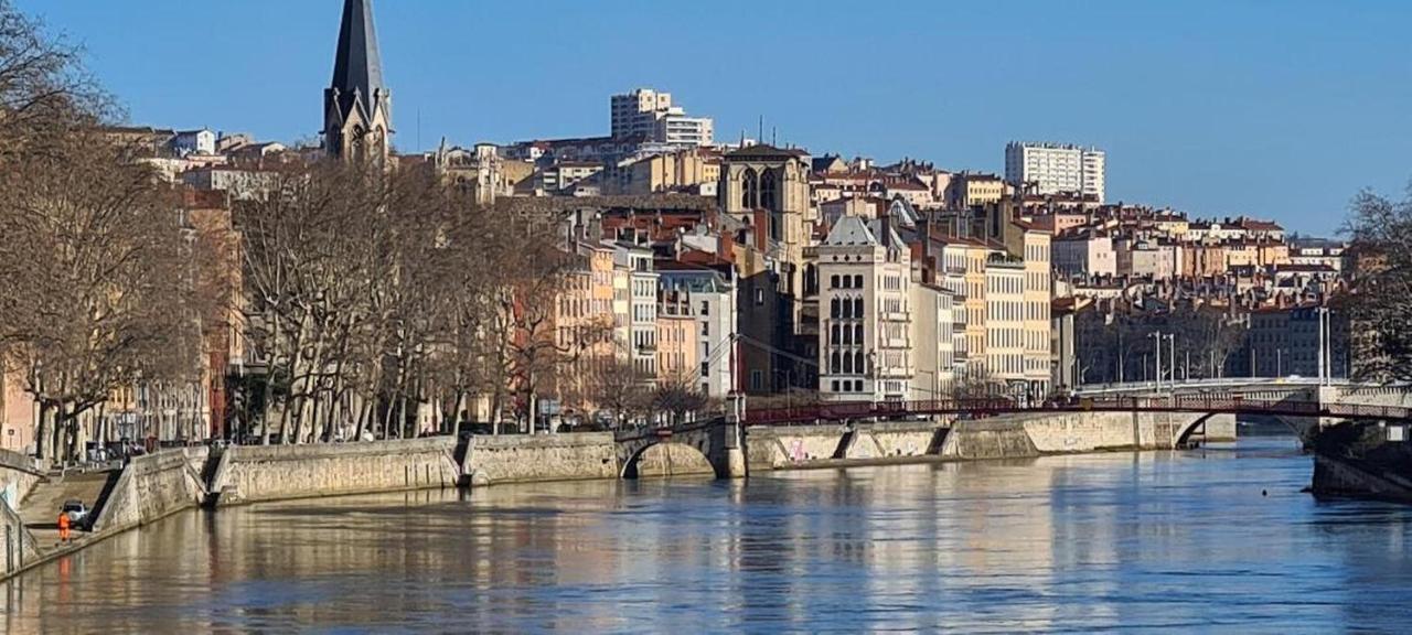 Porte Du Vieux Lyon, Vue Sur La Saone Exterior photo